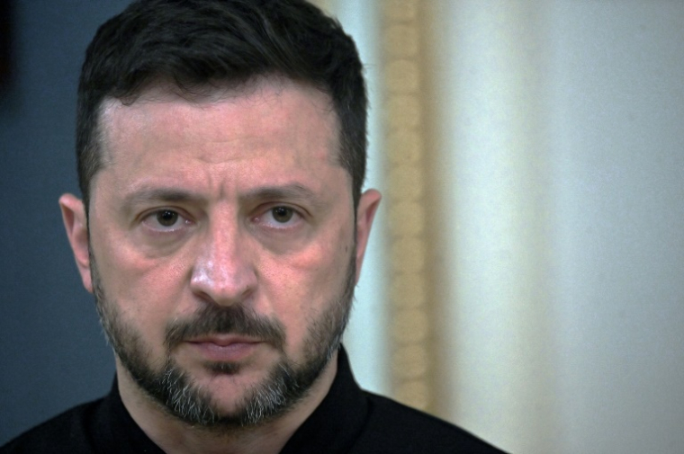 Le président ukrainien Volodymyr Zelensky le 19 mai 2025 à Kiev ( AFP / Sergei SUPINSKY )