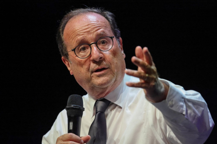 François Hollande à Montrouge, le 22 juin 2026. ( AFP / LUDOVIC MARIN )