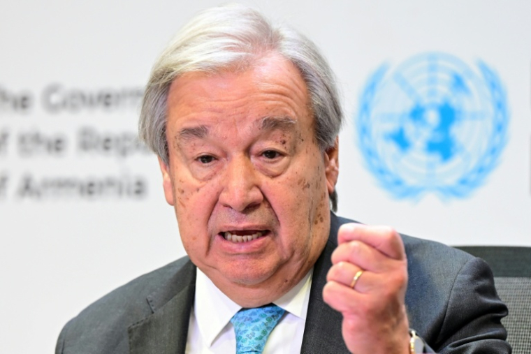 Le chef de l'ONU António Guterres lors d'une conférence de presse à Erevan, avant l'ouverture de la COP17 sur la biodiversité en Arménie le 15 ocobre 2026 ( AFP / KAREN MINASYAN )