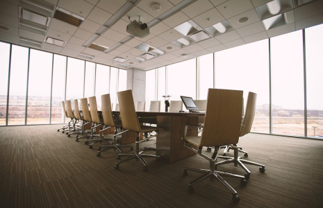 En Ile-de-France, les recherches de bureaux ont atteint le même niveau qu'avant la crise sanitaire (illustration). (Pixabay / Free-Photos)