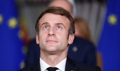 PAS ENCORE CANDIDAT, MACRON PROMET DE CONTINUER À RÉFORMER - AVEC "INDULGENCE ET BIENVEILLANCE"