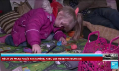 Sur les réseaux sociaux, les civils ukrainiens partagent en vidéos l'avancée des troupes russes