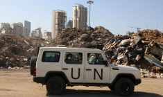 Un véhicule des forces de maintien de la paix de l'ONU (FINUL) est vu au port de Beyrouth