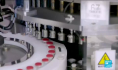 Covid-19 :les vaccins au coeur d'un différend entre Bruxelles et Londres