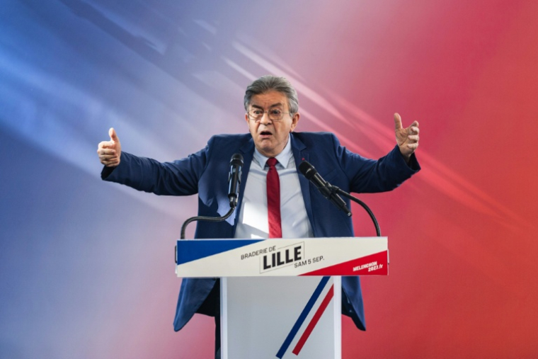Le leader de La France insoumise et candidat à l'élection présidentielle française Jean-Luc Mélenchon tient un discours à la braderie de Lille, le 5 septembre 2025 ( AFP / Sameer Al-DOUMY )