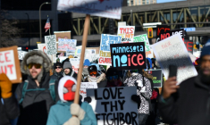 Manifestation contre la police de l'immigration (ICE) à Minneapolis, dans le Minnesota, le 30 janvier 2026 ( AFP / Octavio JONES )
