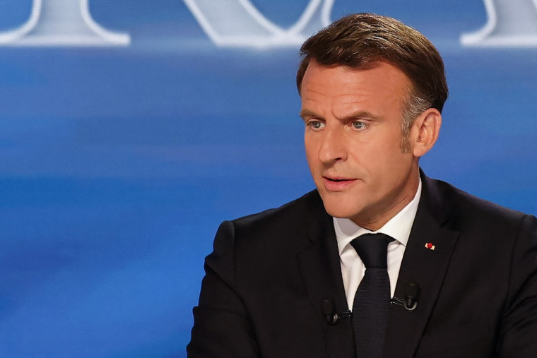 Emmanuel Macron, sur le plateau de TF1, le 13 mai 2025 ( POOL / LUDOVIC MARIN )