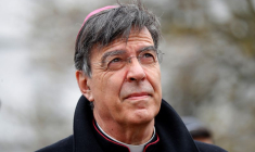 LE PAPE VOIT DANS LA DÉMISSION DE MGR AUPETIT UNE "INJUSTICE"