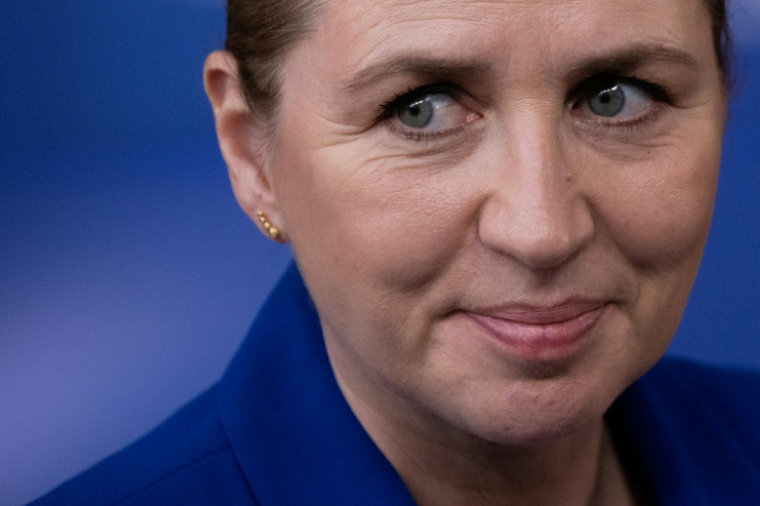 La Première ministre danoise Mette Frederiksen arrive au siège de l'UE à Bruxelles le 19 mars 2026 pour un sommet européen ( AFP / JOHN THYS )