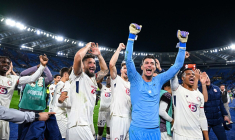 Berke Özer, trois arrêts pour l'éternité