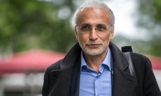 L'islamologue suisse Tariq Ramadan arrive au tribunal de Genève, le 29 mai 2024 ( AFP / Fabrice COFFRINI )