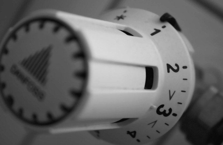 Ce chèque énergie doit permettre d'aider les ménages modestes se chauffant au fioul (illustration). (Pixabay / Gerd Altmann)
