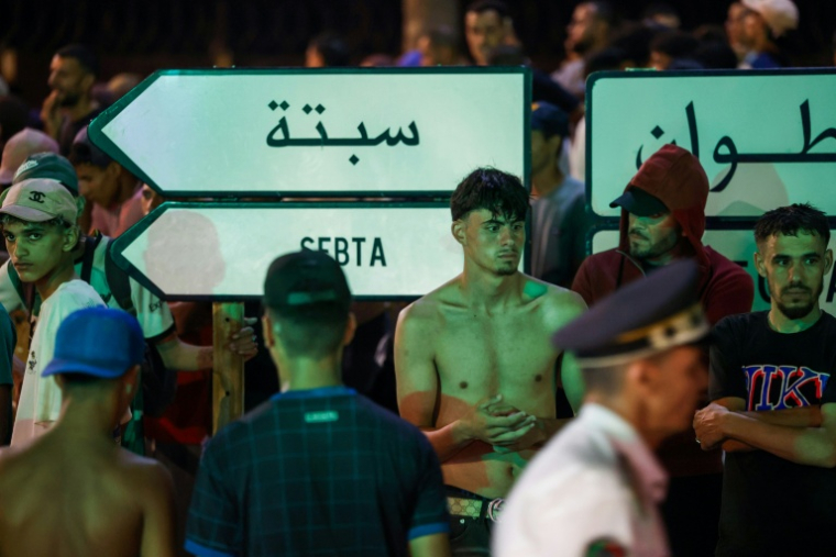 A Bab Sebta le 30 juillet 2026 ( AFP / Abdelmajid BZIOUAT )
