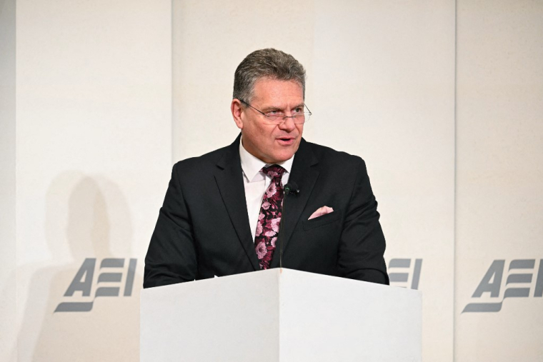 Le commissaire européen au Commerce, Maros Sefcovic, à Washington DC, le 19 février 2025. ( AFP / JIM WATSON )