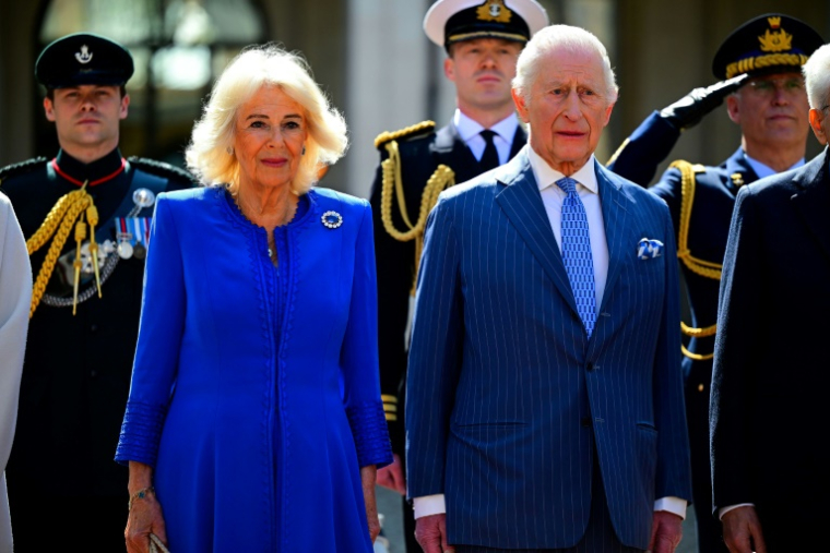 Le roi Charles III et la reine Camilla arrivent au palais présidentiel à Rome, le 8 avril 2025 ( POOL / Victoria JONES )