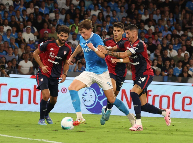 Zambo Anguissa délivre Naples, la Roma enchaîne