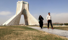 Sur la place Azadi (Liberté) de Téhéran, le 23 février 2026 ( AFP / ATTA KENARE )