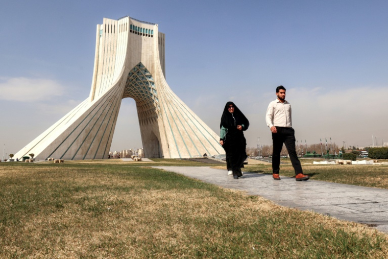 Sur la place Azadi (Liberté) de Téhéran, le 23 février 2026 ( AFP / ATTA KENARE )