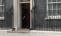 La nouvelle ministre des Affaires étrangères britannique Cooper arrive à Downing Street