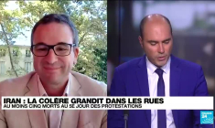 Manifestations en Iran : "La question du voile pose la question du changement de régime"