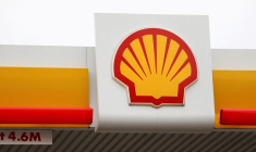 Le logo de Shell sur la façade d'une station-essence