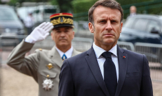 Emmanuel Macron près de Paris le 18 juin. ( POOL / MOHAMMED  BADRA )