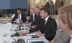 Macron reçoit Abbas à l'Elysée
