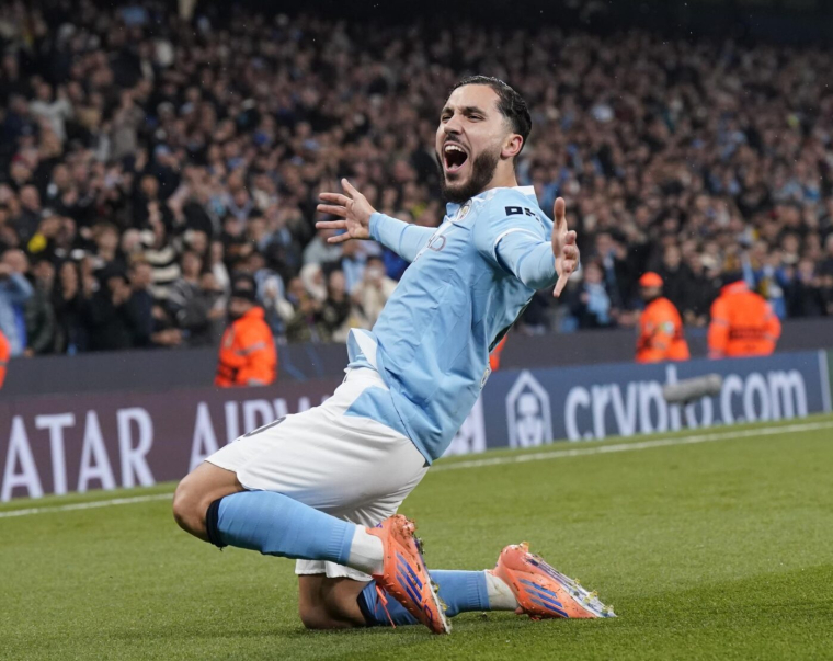 John Stones admiratif devant Rayan Cherki : « Il voit des choses que personne ne voit »