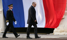 Le nouveau préfet de police de Paris Patrice Faure (G) avec le ministre de l'Intérieur Laurent Nuñez, à la préfecture de police de Paris, le 27 octobre 2025 ( AFP / Thomas SAMSON )