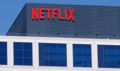 Le logo de Netflix sur un bâtiment à Los Angeles