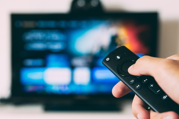 HF Company est un mini-groupe d''électronique Grand Public qui conçoitnotamment des décodeurs et des récepteurs TV, des enceintes connectées et Bluetooth, des lecteurs CD/MP3/radios numérique... (source : Glen Carstens-Peters / Unsplash)