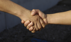 La solidarité en investissant : un concept en vogue