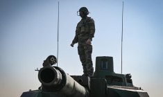 Le programme MGCS vise notamment à remplacer à terme l'actuel char Leclerc (illustration) ( AFP / DANIEL MIHAILESCU )