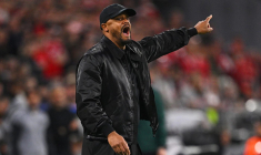 Vincent Kompany félicite le PSG mais pas l'arbitrage