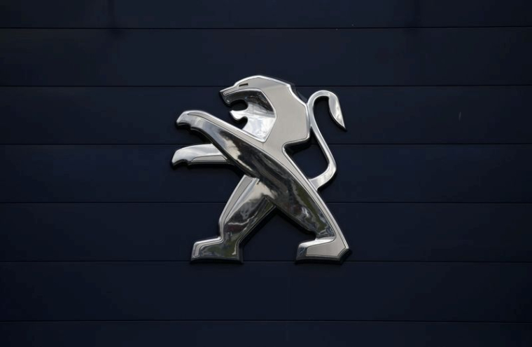 FRANCE: PSA PRÉVOIT UNE REPRISE PROGRESSIVE DE SES USINES À PARTIR DU 11 MAI