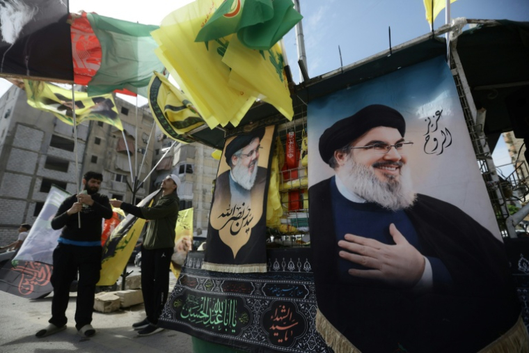 Image de l'ex-chef du Hezbollah Hassan Nasrallah, tué par Israël en 2024, lors d'un rassemblement de partisans du mouvement pro-iranien, le 25 avril 2026 dans la banlieue sud de Beyrouth ( AFP / IBRAHIM AMRO )