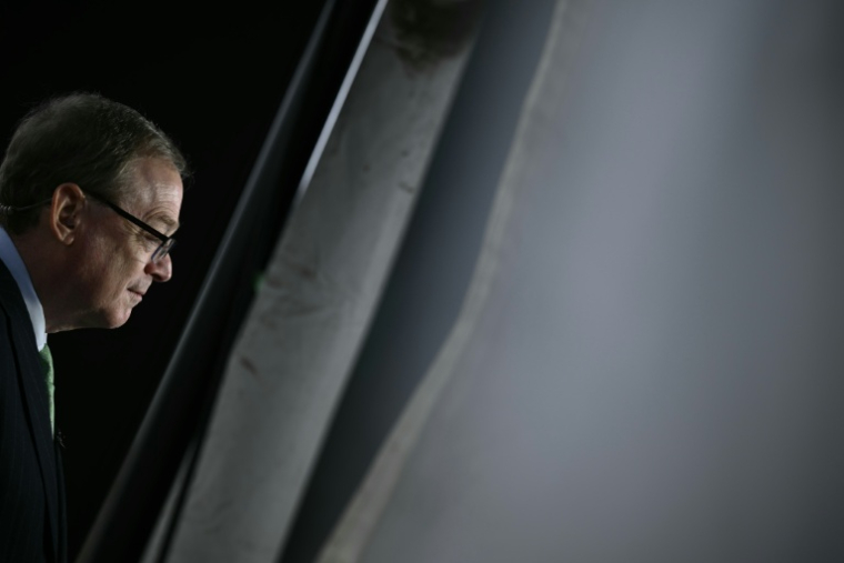 L'un des principaux conseillers économiques de la Maison Blanche, Kevin Hassett, lors d'une interview télévisée à la Maison Blanche, le 6 mars 2026 à Washington ( AFP / Brendan SMIALOWSKI )