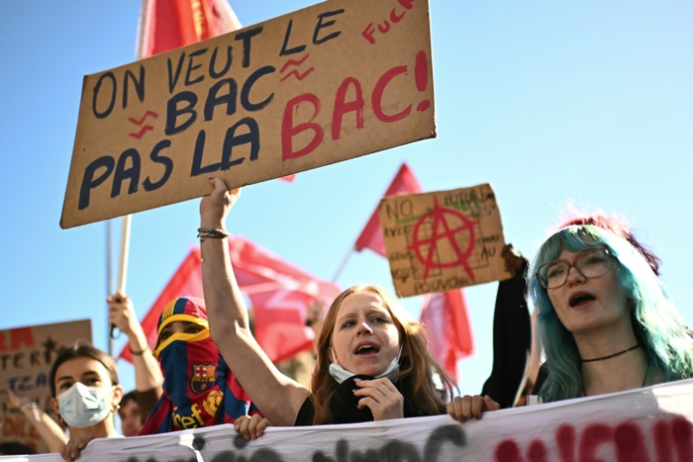 Manifestation lycéenne à Bordeaux, le 8 octobre 2026 ( AFP / Christophe ARCHAMBAULT )