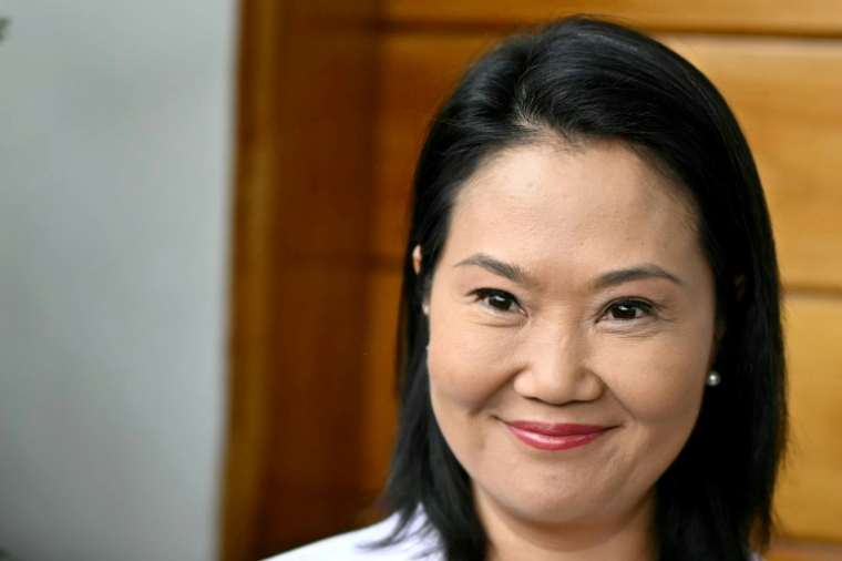 La candidate de droite à la présidentielle, Keiko Fujimori, avant une déclaration à la presse devant son domicile, le 11 juin 2026 à Lima, au Pérou ( AFP / Ernesto Benavides )