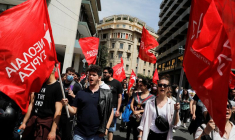 DES MILLIERS DE MANIFESTANTS À ATHÈNES CONTRE LA HAUSSE DU COÛT DE LA VIE