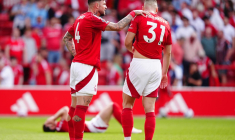 Leicester frustre Nottingham Forest, West Ham coule Manchester United