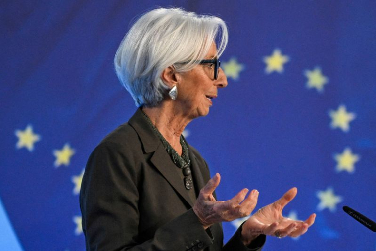 Christine Lagarde, présidente de la BCE, s'adresse à la presse à Francfort