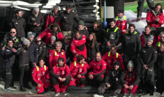Voile: Thomas Coville et son équipage battent le record absolu autour du monde
