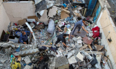 Un logement en ruine après une frappe israélienne à Rafah