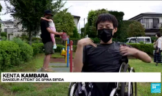 Jeux Paralympiques de Tokyo :  l'athlète Kenta Kambara défie l'apesanteur en dansant