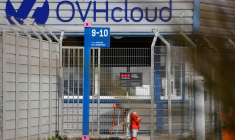 Le logo de la société française OVHcloud est visible sur le bâtiment d'un centre de données à Strasbourg