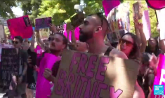 "Traumatisée", Britney Spears demande à un tribunal de lever sa tutelle