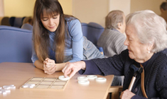 Quelles aides pour financer un séjour en maison de retraite ? -iStock-Ramon Ivan Moreno Prieto.jpg