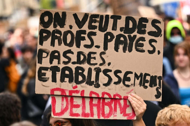 Manifestation de lycéens à Caen le 6 octobre 2026 ( AFP / Guillaume Saligot )