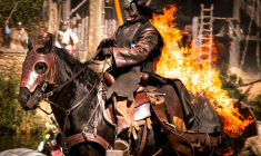 Le Puy du Fou (Vendée) a annoncé proposer 2000 postes, sur les 2500 nécessaires au bon fonctionnement du parc, pour la saison 2021. (Crédits photo : Flickr - Christian PARREIRA )